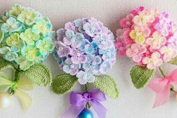 Миниатюрные вязаные цветочки