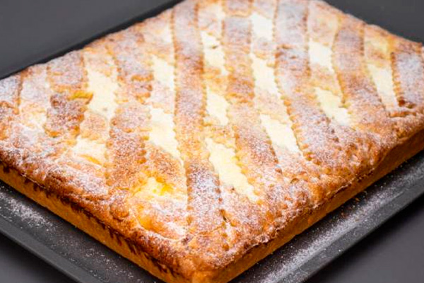 Самый «ходовой» пирог на каждый день: удачный, вкусный и нежный