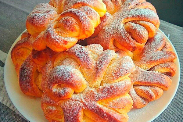 Мягкие и воздушные домашние булочки — тесто как пух!