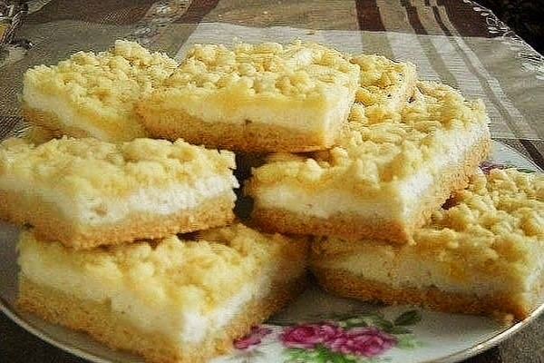 Творожный пирог — очень вкусный, нежный и легкий