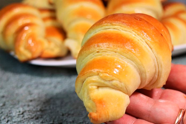 Домашние, вкусные, воздушные круассаны из «ночного» теста: без утомительного раскатывания и складывания